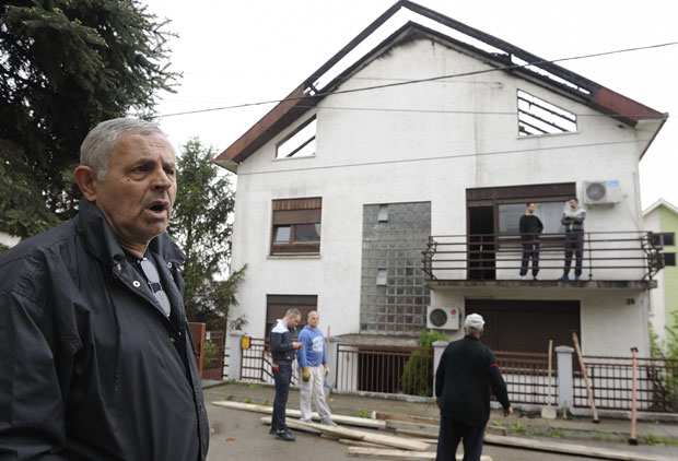 Гром спалио кров на кући